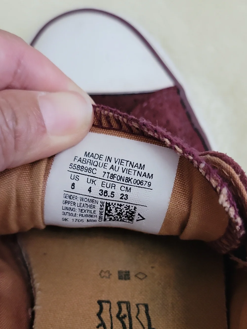 CONVERSE Suede Leather All Star Sneakers Gem. Size 6